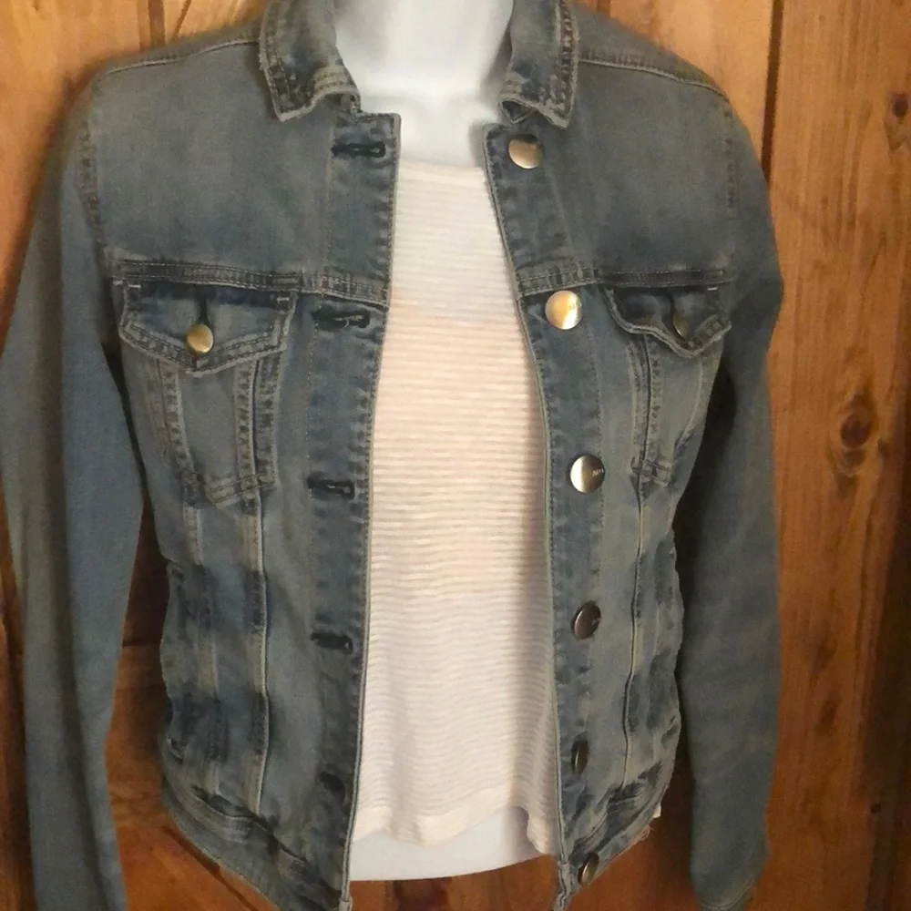 🚫SOLD🚫 AEO Denim Crop Jacket - Picture 3 of 15